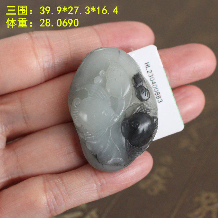 N黑白分明亚马逊小胖鱼青花籽料挂件 有原皮新疆和田玉朕®开仓