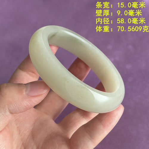 58.0脂糯的白玉籽料手镯