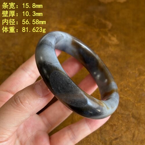 质地很好的糖青花籽料手镯