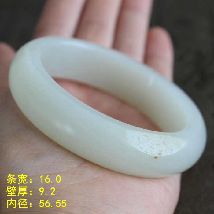 N很有质感的柔黄色调 和田玉老熟白玉籽料手镯 56.55 朕品牌 开仓