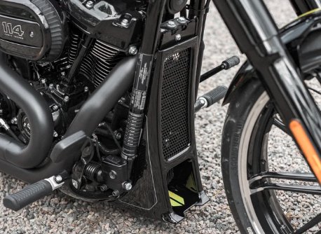 哈雷18年后软尾车突破者改装德国下扰流罩 玻璃纤维(无油漆)