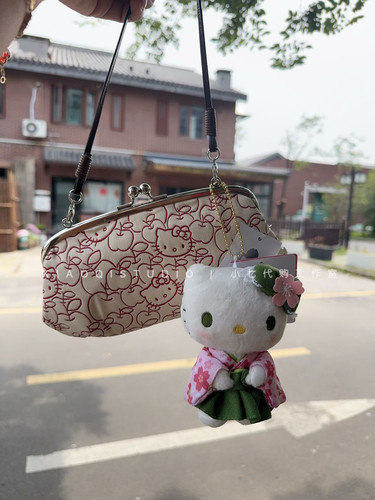 现货日本正版三丽鸥hellokitty抹茶 蓝色 粉色 红色和服毛绒挂件