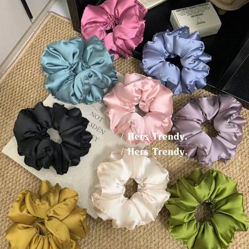 2026时尚小枕头充棉小蛮腰枕头发圈仿真丝缎面大肠发圈睡眠发圈