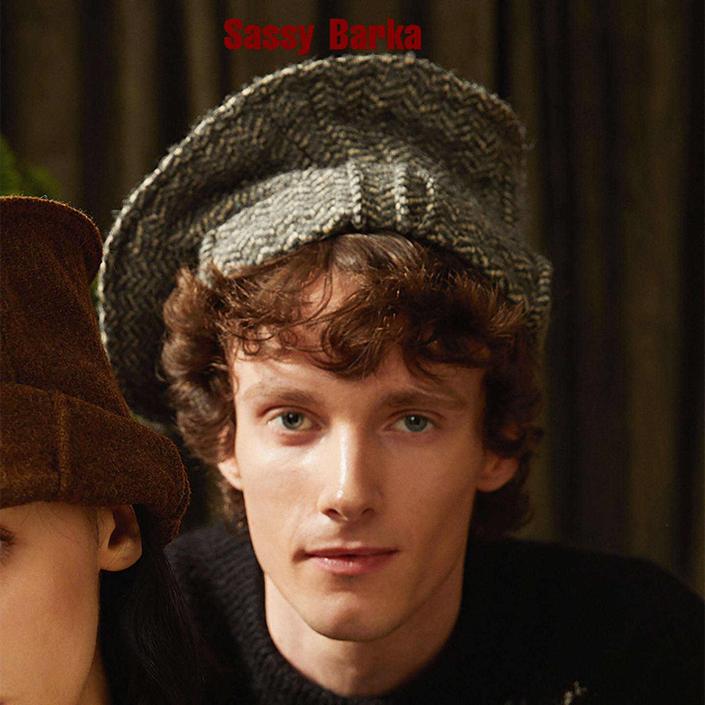 SassyBarka平顶卷檐RENOIR