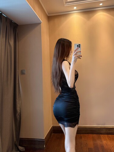 性感褶皱百搭缎面半身裙思瑞时尚