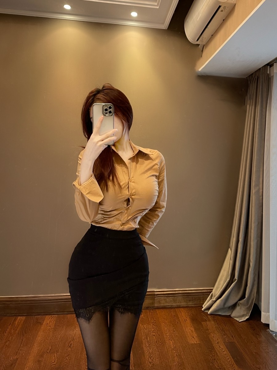 思瑞 韩版御姐气质衬衫 褶皱显胸大日常通勤修身卡其色长袖上衣