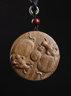 属牛扭转乾坤本命年绿檀木吊坠牛年吉祥物牛泰护身符项链男女