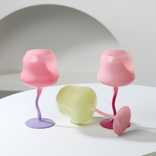 马卡龙糖果撞色红酒高脚杯欧式葡萄酒杯奶油色扭扭杯少女心玻璃杯