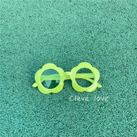 Пять -паточные цветочные зеленые ломтики