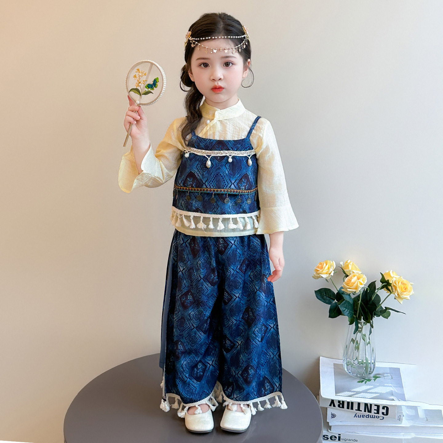 女童民族风三件套小女孩春秋中式表演服宝宝度假2026新款国风套装