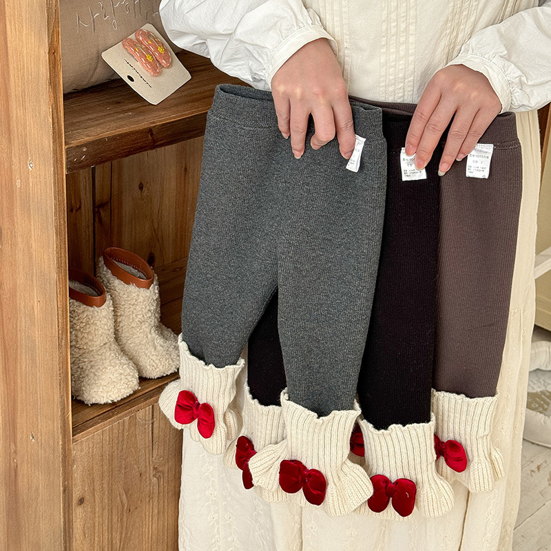 女宝加绒打底裤2025冬季婴幼儿韩版蝴蝶结加厚一体绒弹力裤子 a类