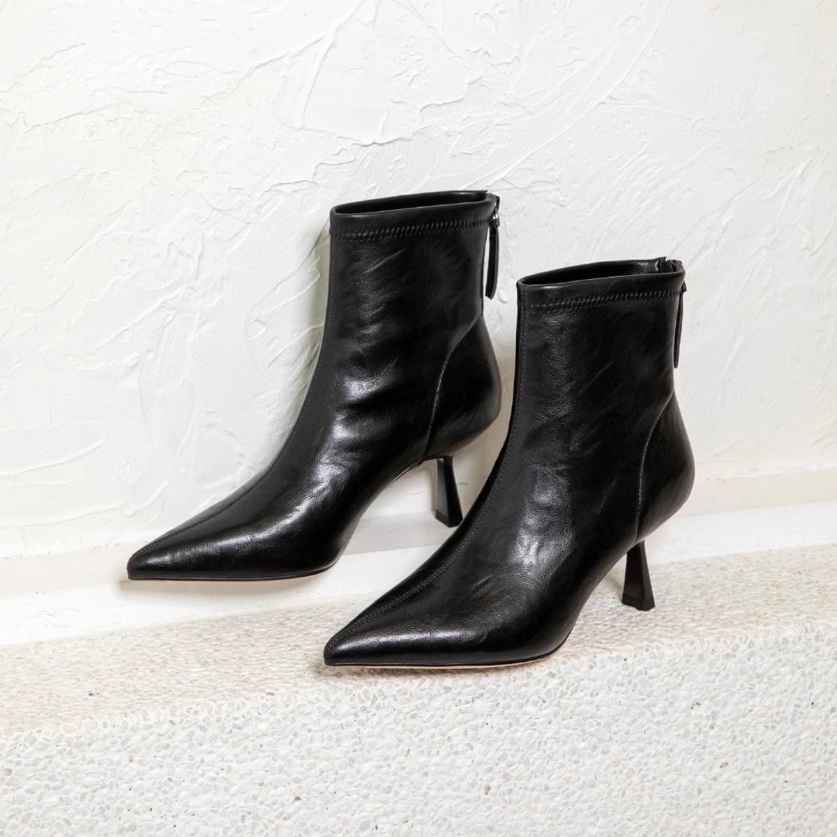 纯色时尚短靴尖头显瘦