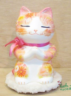 日本代购 祈福猫 双手合十 匠人手工手绘 治愈粉橙色开运特色摆件