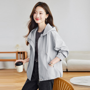 流行好看短款风衣连帽女2025春秋天新款宽松休闲气质减龄外套上衣