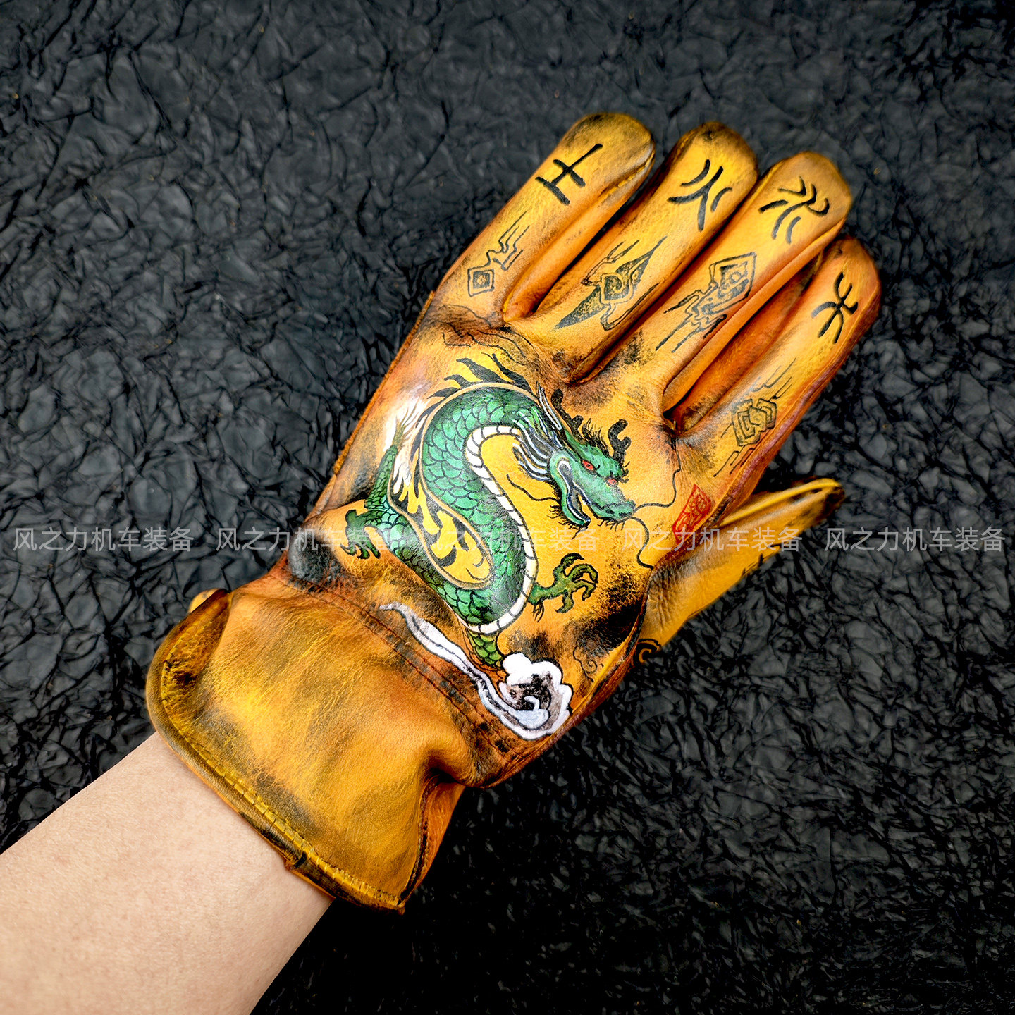 复古机车手套道法自然青龙八卦重油污做旧手绘牛皮摩托车巡航骑士