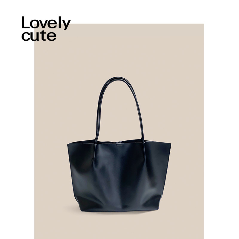 Universal capacious one-shoulder bag