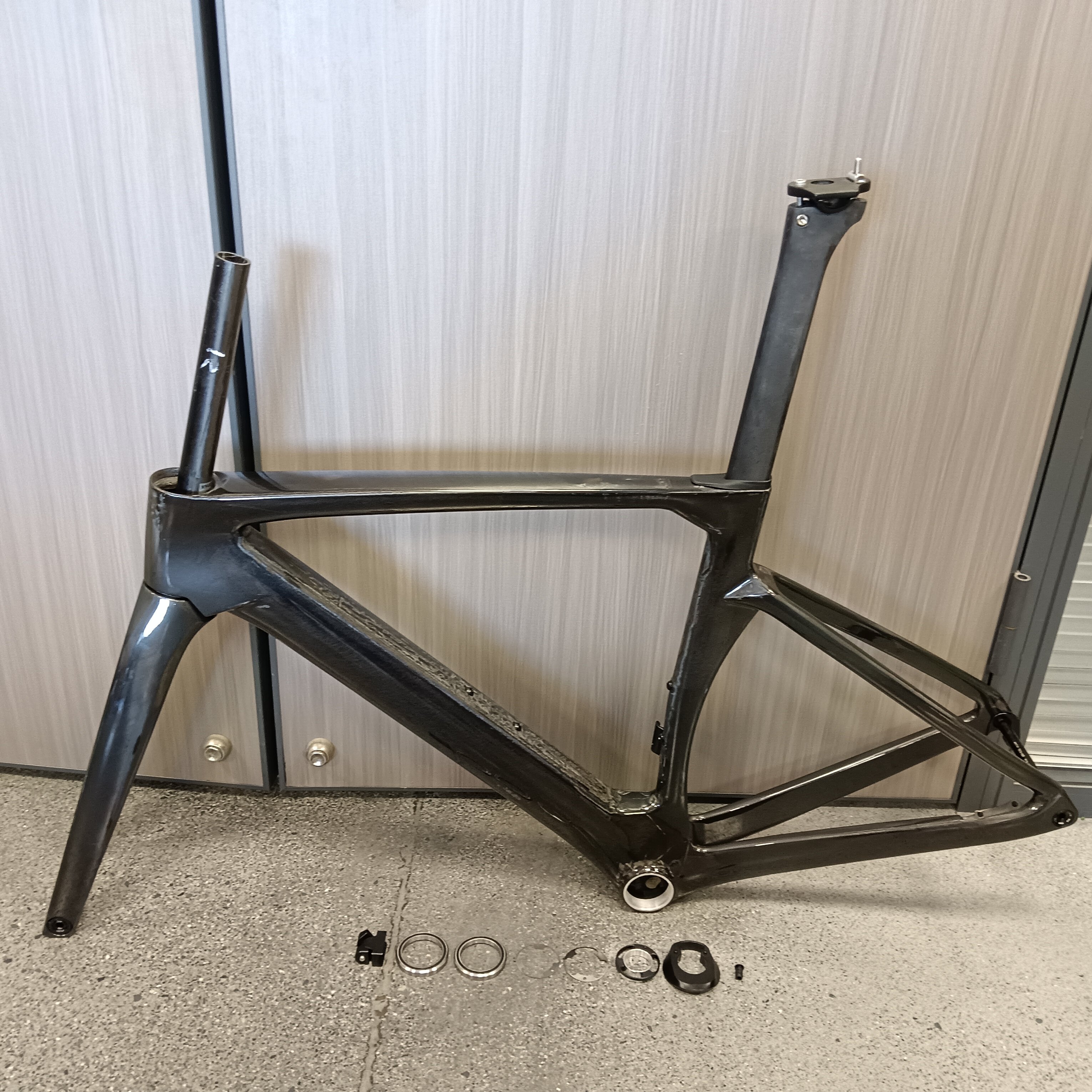 全碳纤维T1000破风公路车架超轻五通T47 桶轴碟刹同款MICROCK