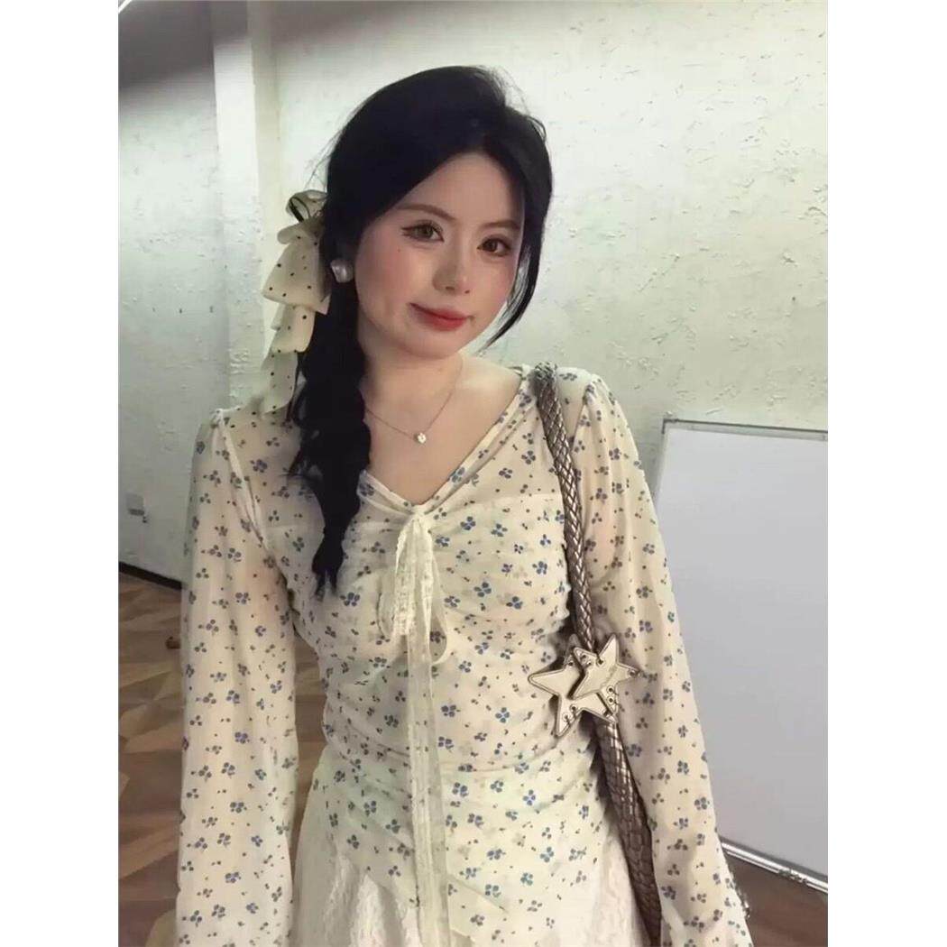 2026新款不规则碎花微透V