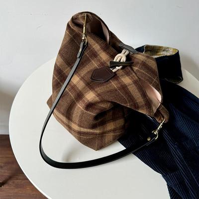 原创手工小众格纹编织手提水桶包