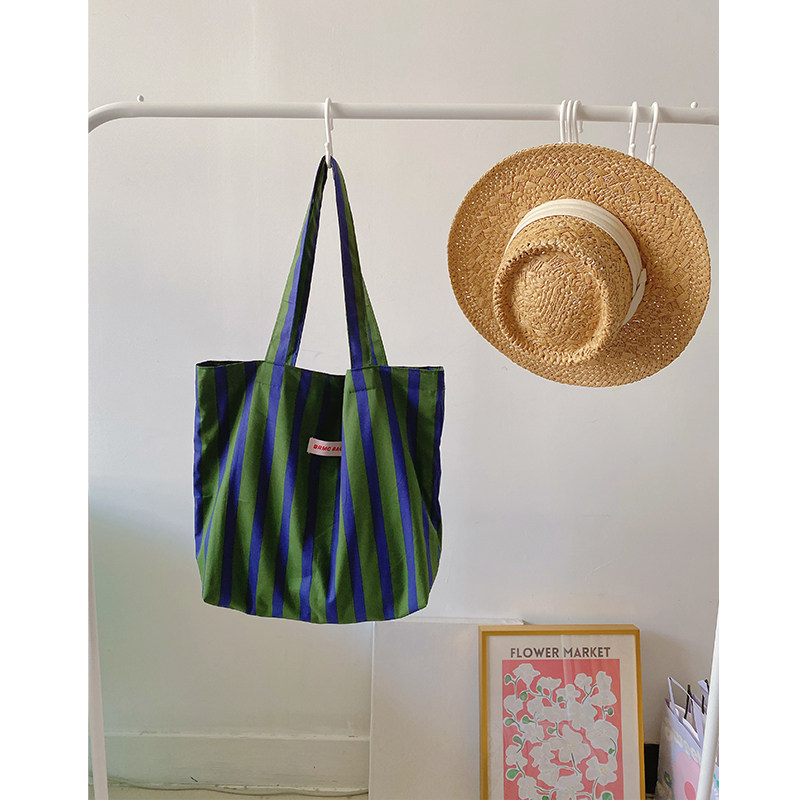 2026 New original design ins French retro green striped versatile single-shoulder bag, large-capacity tote bag for women thumbnail 3