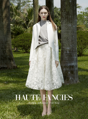 女作家 HAUTE FANCIES后构想｜玉兰白经典款翻领空气层免皱短外套