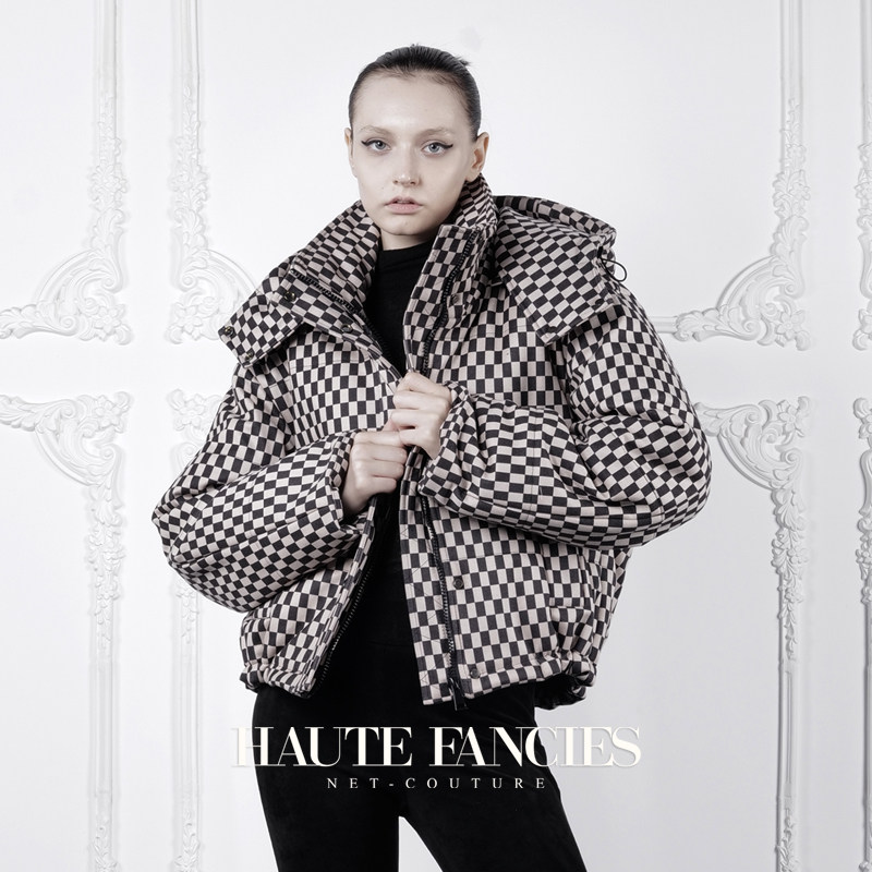 睿智的棋盘格 HAUTE FANCIES后构想｜黑棕色高领连帽羽绒棉棉服女