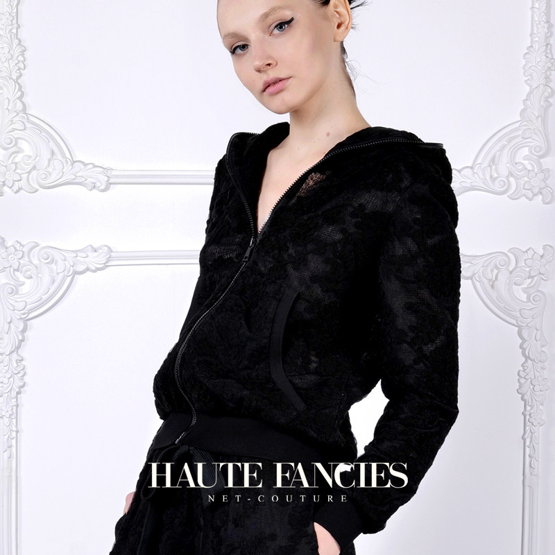 一见倾心 HAUTE FANCIES后构想｜繁华锦簇浮雕提花蕾丝修身连帽衫