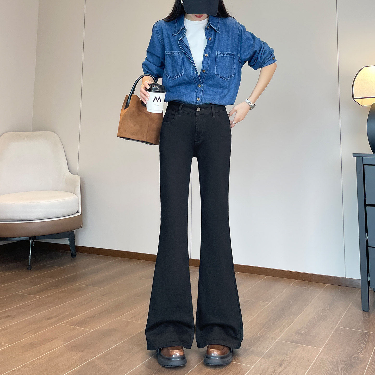 黑色微喇叭牛仔裤女学生春秋新款显瘦宽松不贴腿百搭直筒喇叭裤子