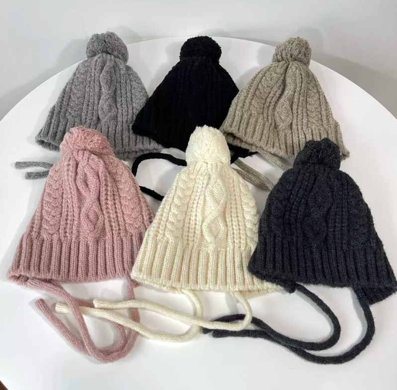 韩国东大门代购ins可爱羊毛混纺针织盆帽时尚毛球保暖护耳毛线帽