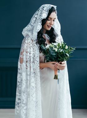 时尚长款蕾丝披风舞台演出连帽斗篷性感白色黑色酒吧私人会所披肩