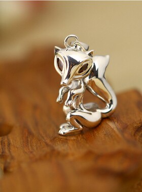 S925纯银复古立体浮雕个性创意百搭潮流狐狸旺桃花女士锁骨吊挂坠