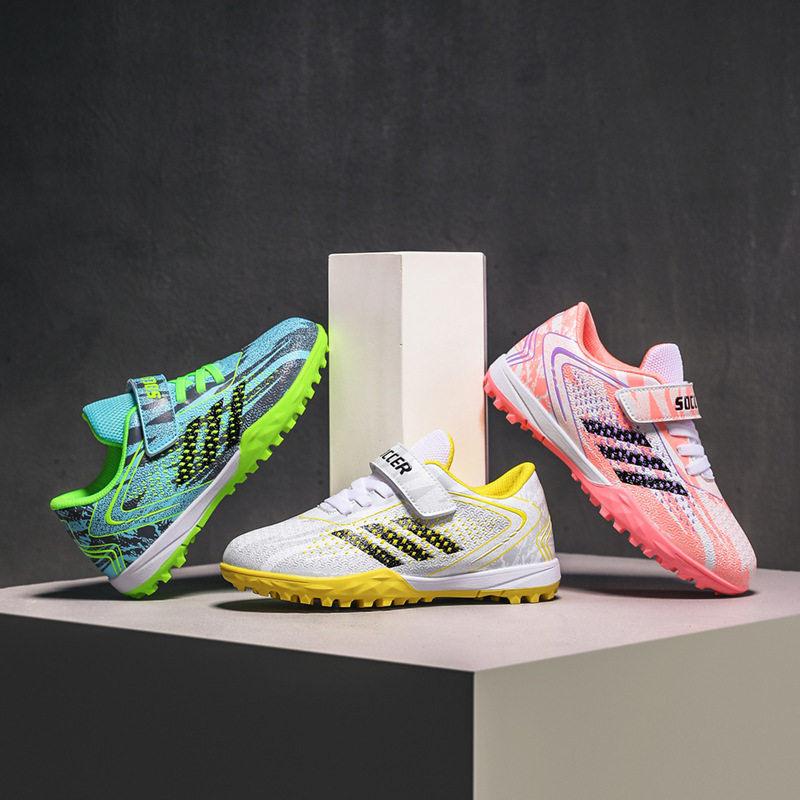 新品透气网面儿童足球鞋男童女童学生小孩防滑碎钉TF训练鞋30码起