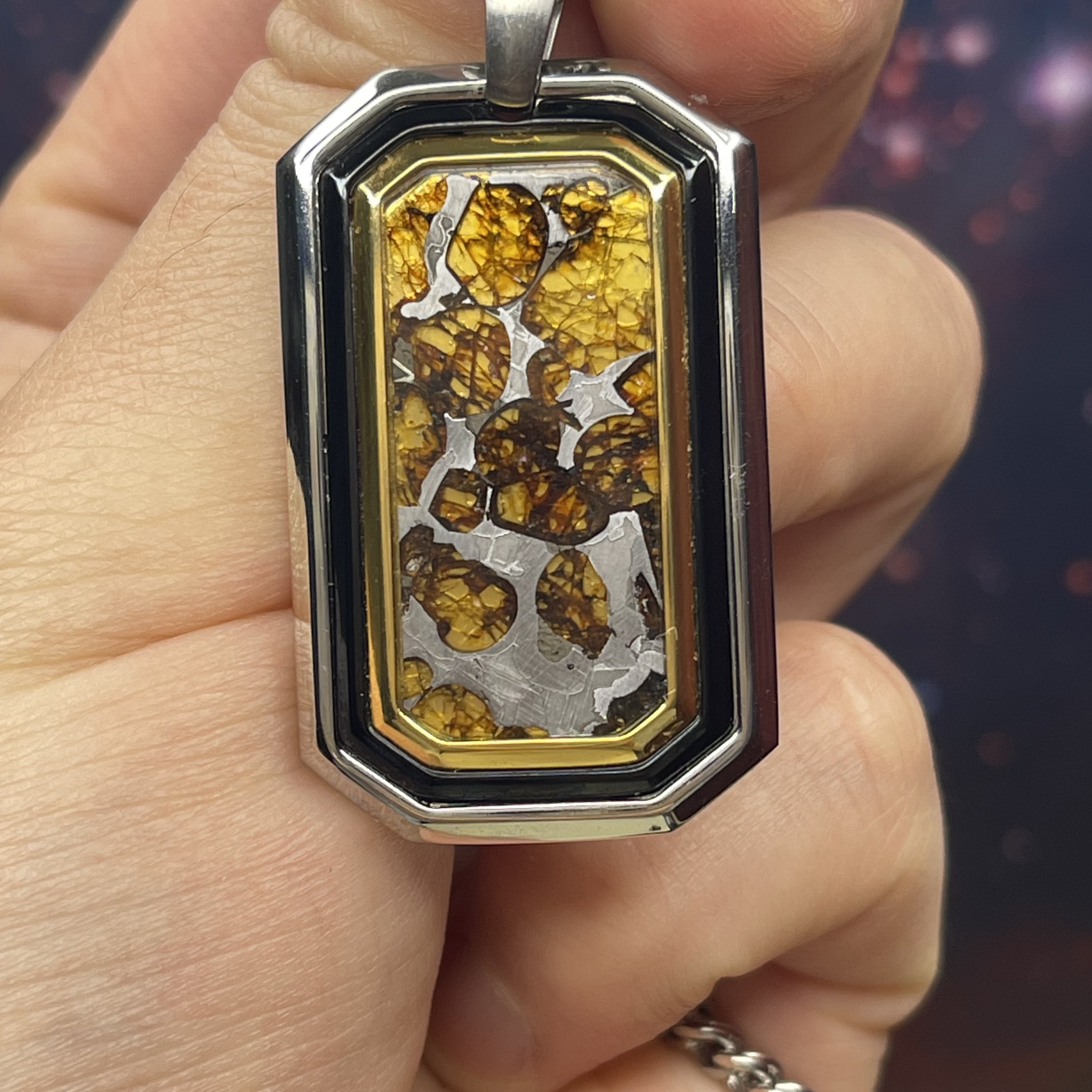 镶嵌天然橄榄陨石切片军牌项链