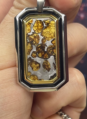 镶嵌天然橄榄陨石切片军牌项链