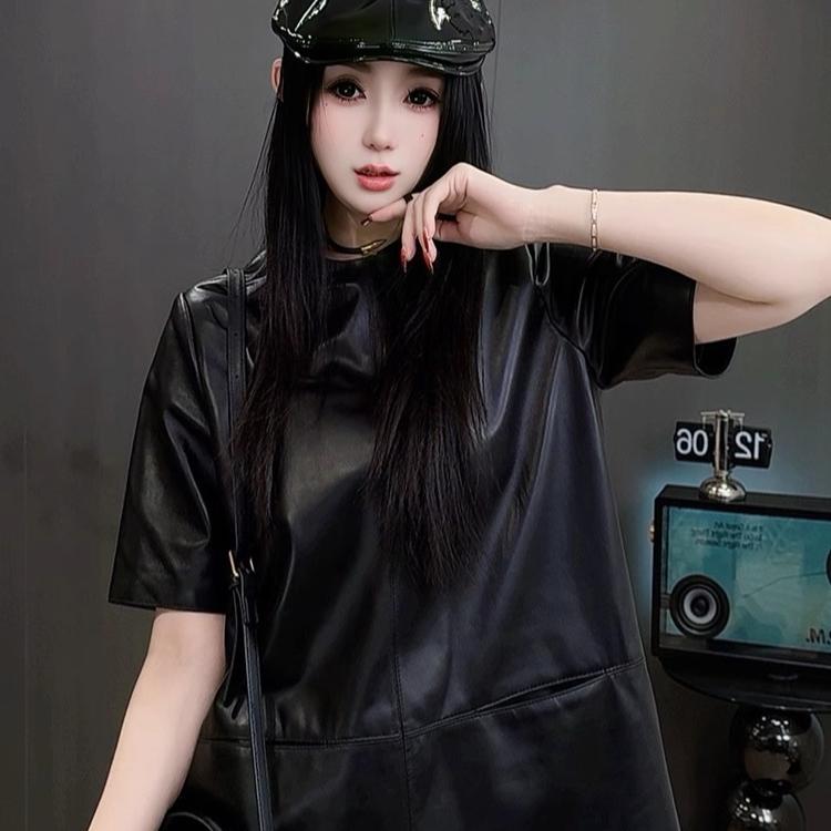 短袖皮裙女2025早春新款欧洲站女装圆领直筒真皮连衣裙纯色短裙