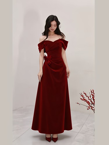 法式一字肩红色敬酒新娘礼服裙