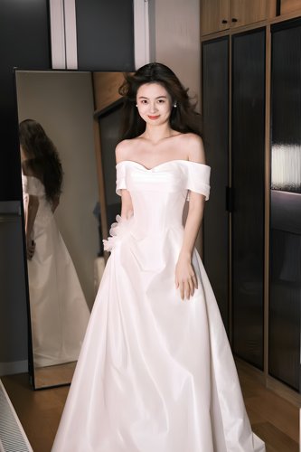 2025新款法式晚礼服女缎面一字肩轻婚纱新娘出门纱高级感白色订婚