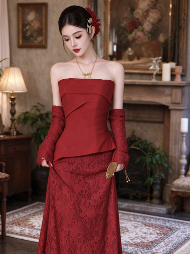 酒红抹胸鱼尾高级感新娘礼服裙
