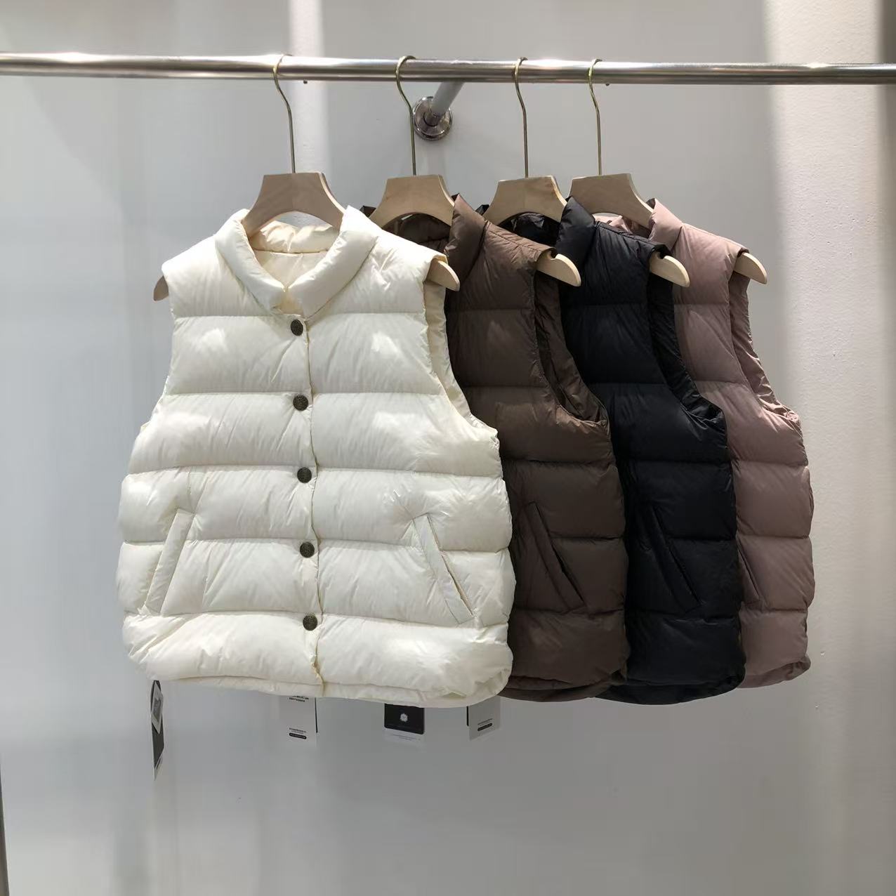 MunchLanT泡芙90白鸭绒立领薄款保暖羽绒马甲女短款马甲百搭新款