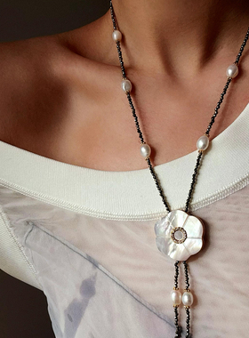 法式小众设计白贝花朵金矿石项链