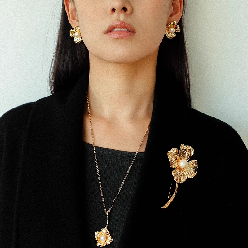 法式复古金色四辨花珍珠项链耳钉