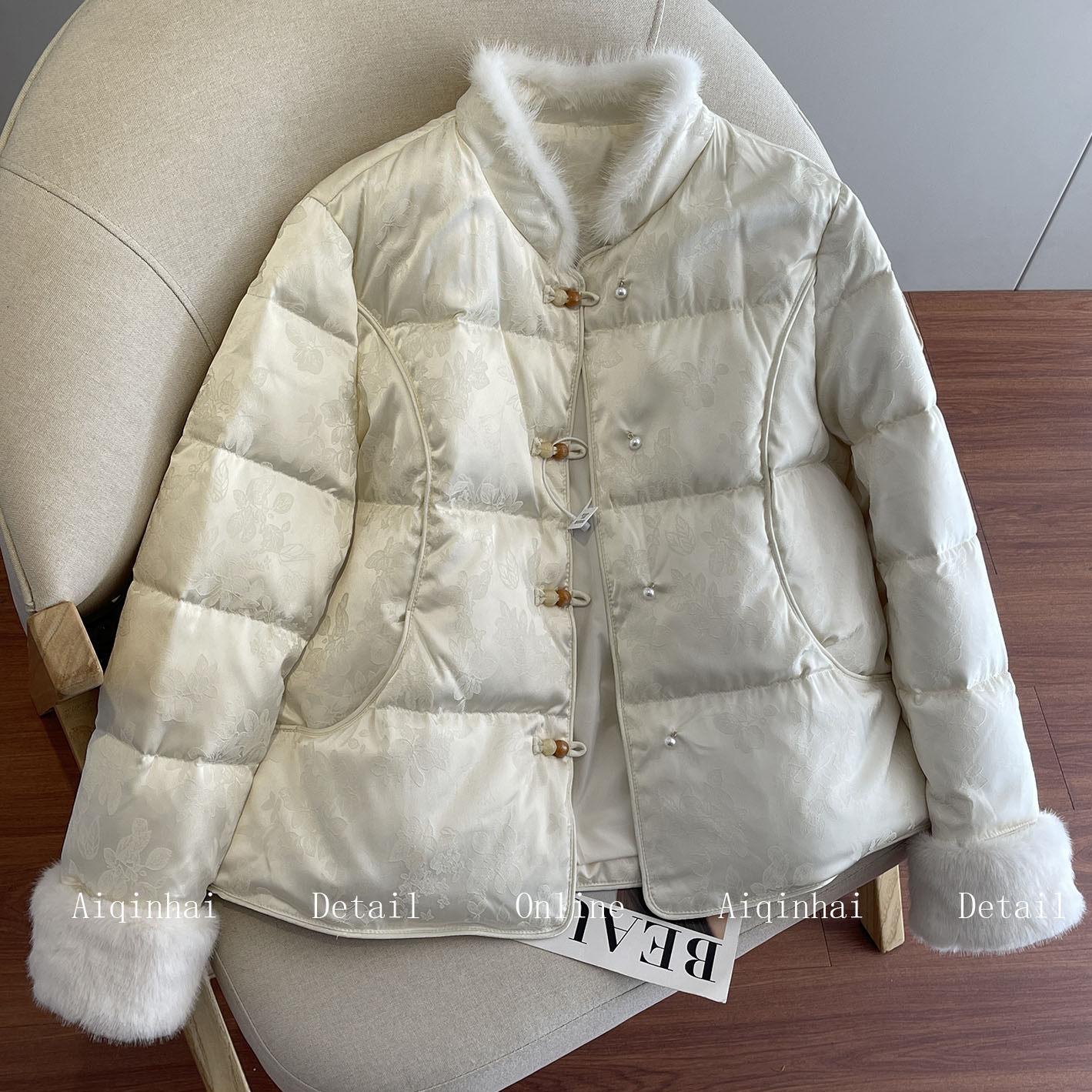 新中式短款羽绒服女2025冬季新款国风提花水貂毛巨好看的冬装外套