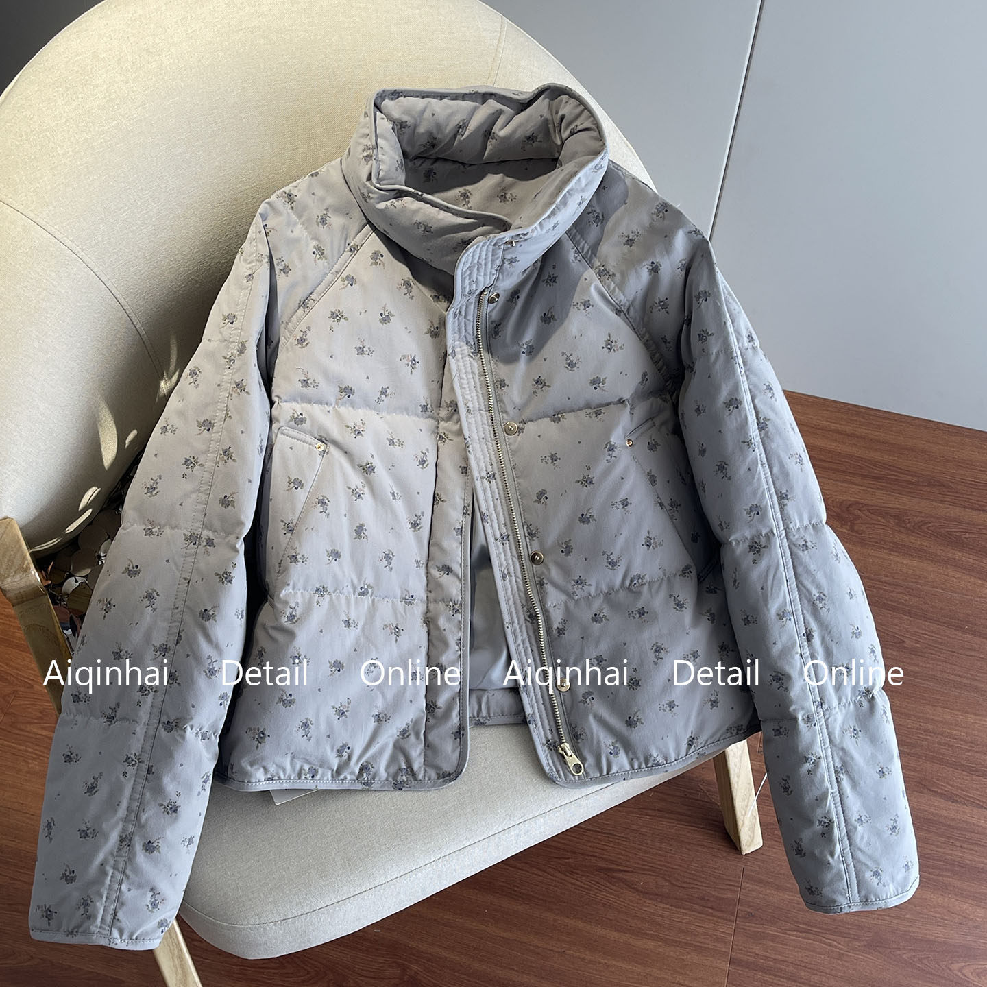 韩系碎花羽绒服女冬2025新款小众设计感小个子白鸭绒短款立领外套