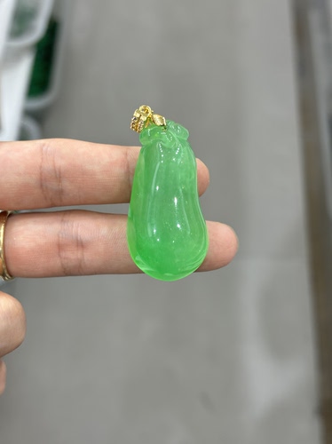 天然缅甸A货翡翠冰糯种满绿福瓜吊坠女玉石挂件项链坠子正品翡翠