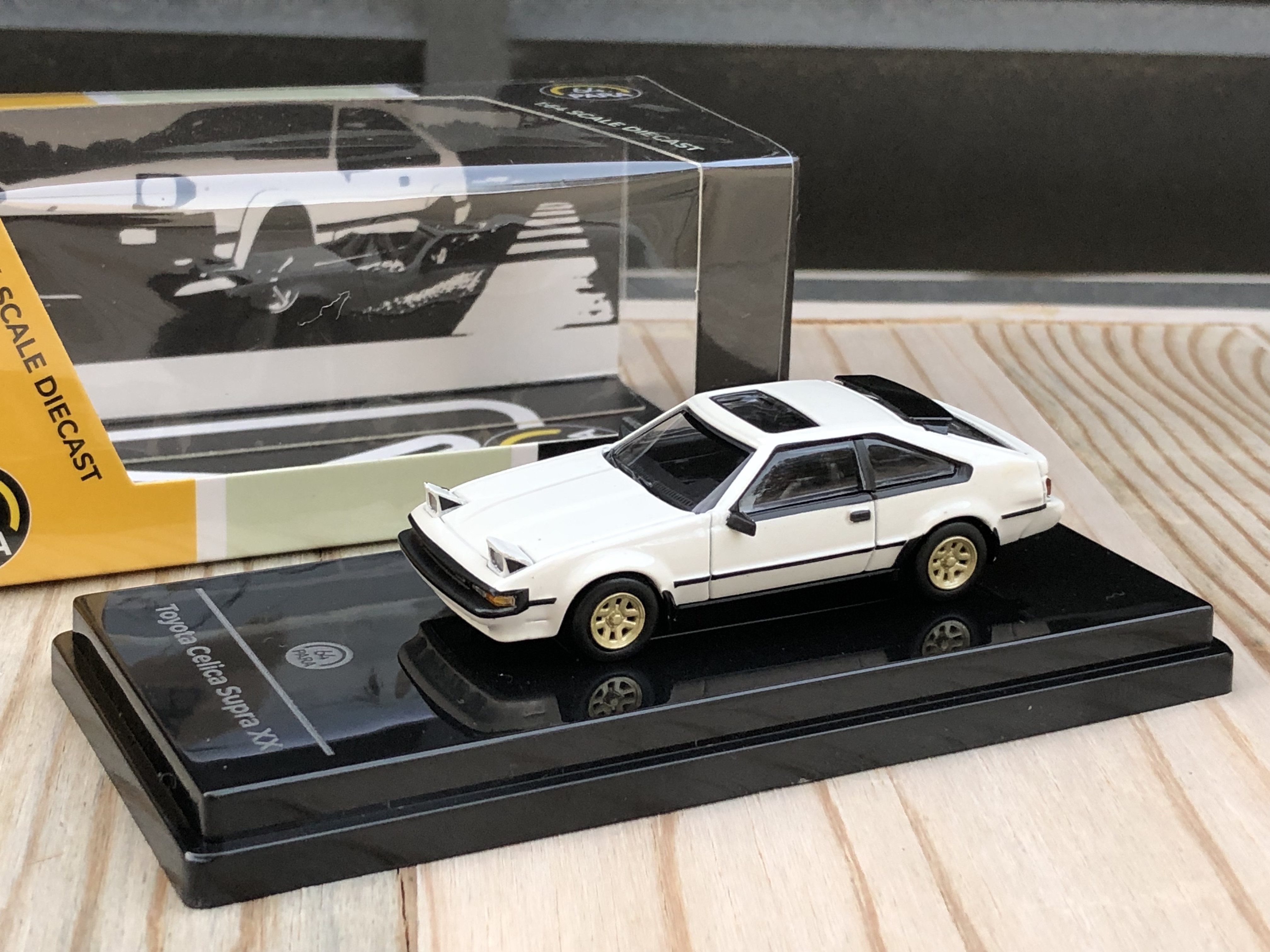 PARA 1:64 丰田赛利卡86轿跑Celica Supra 合金汽车模型摆件礼品