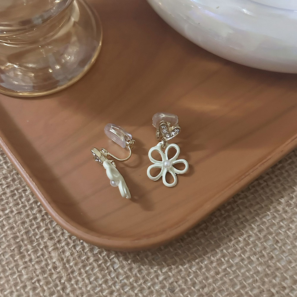 【实拍】纯欲氛围感白色花朵耳环