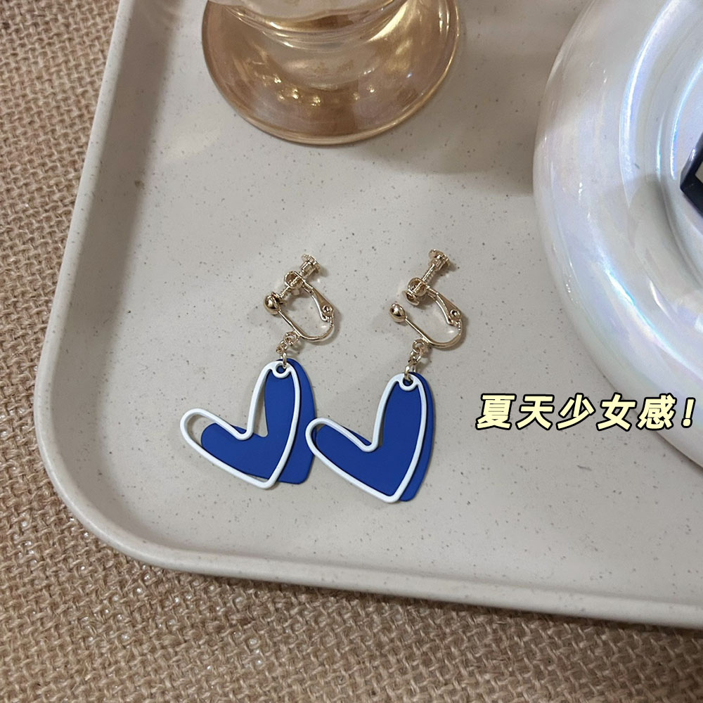 【实拍】夏天蓝色爱心螺旋耳夹