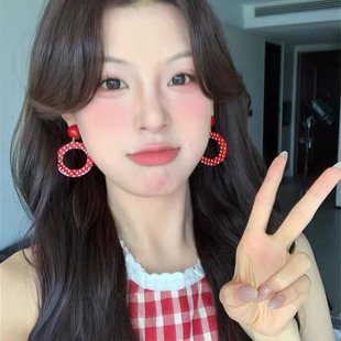 【奶甜家】显白复古港风红色波点亚克力圆形耳环三亚度假风耳饰女