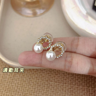【奶甜家】通勤显气质小圆圈珍珠耳钉三角软垫耳夹富家千金风耳饰