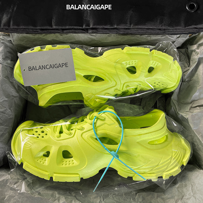 官方正品巴黎洞洞鞋男女款2025新款夏季新款外穿沙滩溯溪包头鞋潮